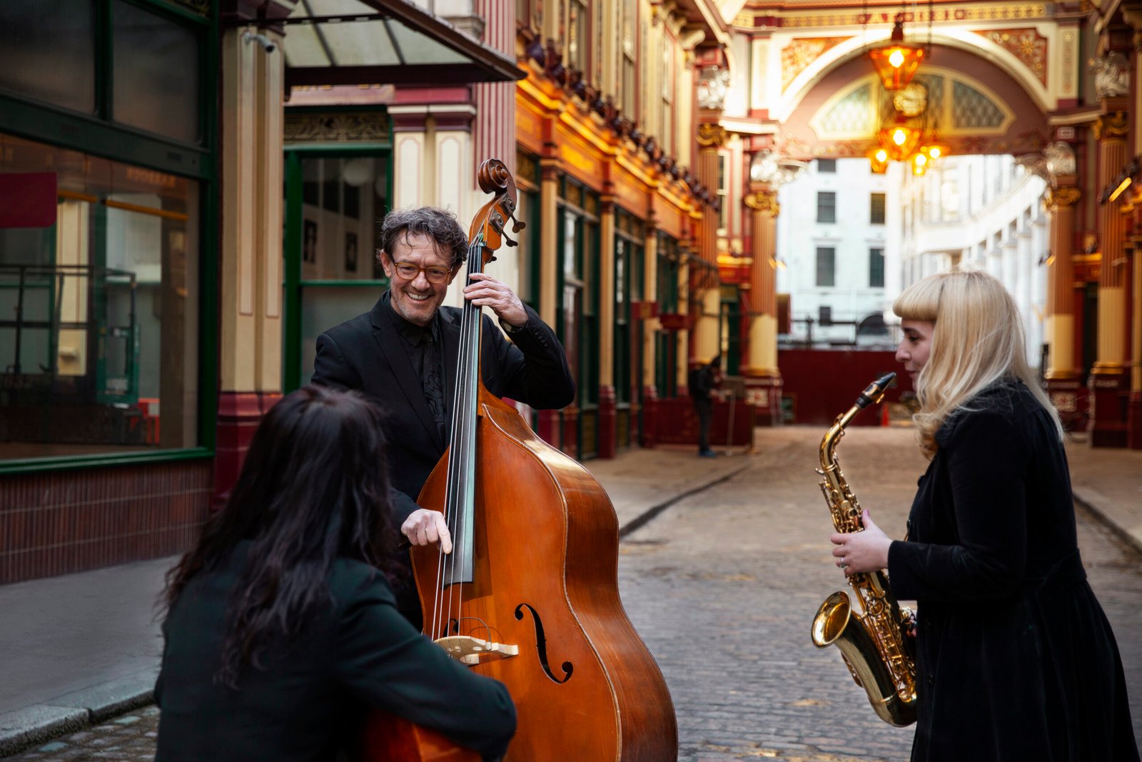 Jazz en hoteles: la música en vivo que eleva la experiencia del huésped